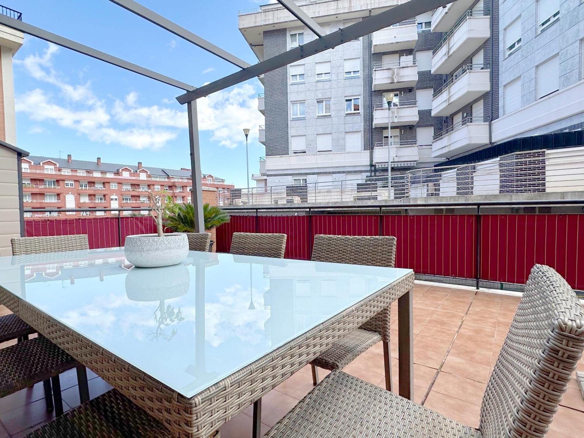 Apartamento Con Gran Terraza En El Centro Apartment Кастро-Урдиалес Екстериор снимка