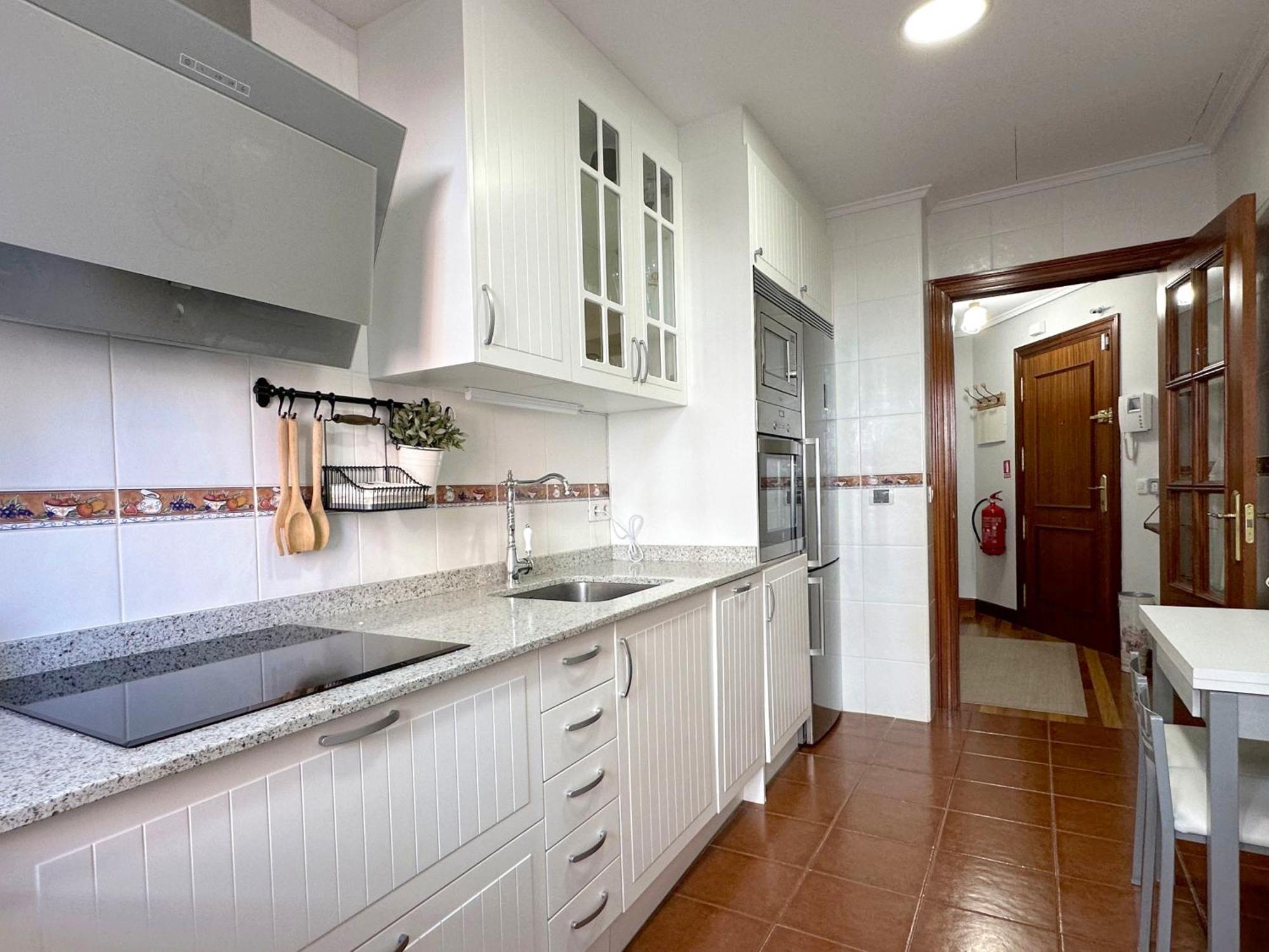Apartamento Con Gran Terraza En El Centro Apartment Кастро-Урдиалес Екстериор снимка