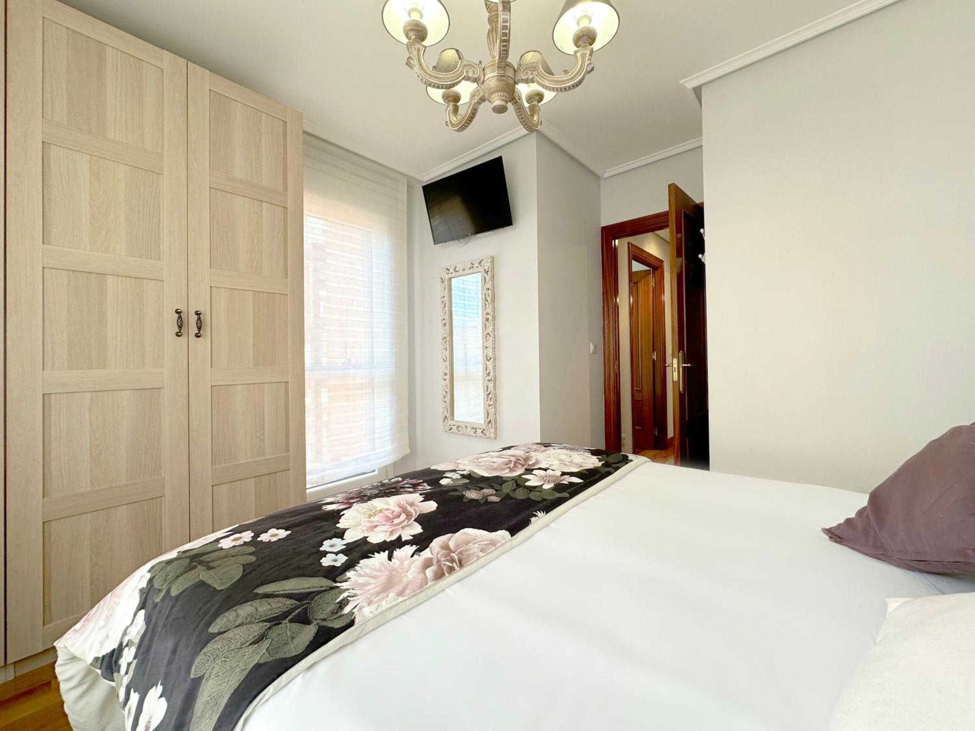 Apartamento Con Gran Terraza En El Centro Apartment Кастро-Урдиалес Екстериор снимка